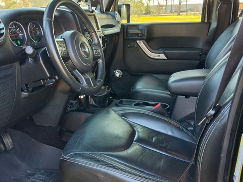 Used 2016 Jeep Wrangler Unlimited Rubicon image 13