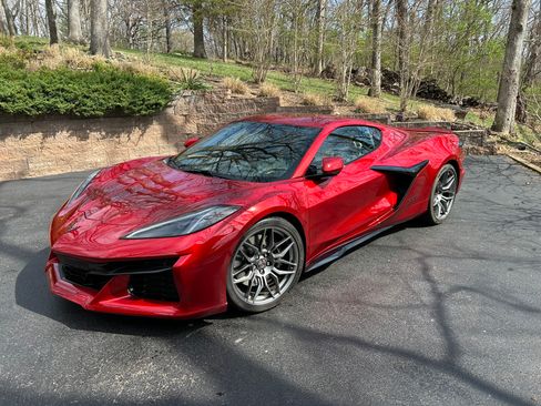 Used 2024 Chevrolet Corvette Z06 w/ Battery Protection Package image 4