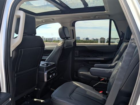 Used 2019 Ford Expedition Platinum RWD image 15