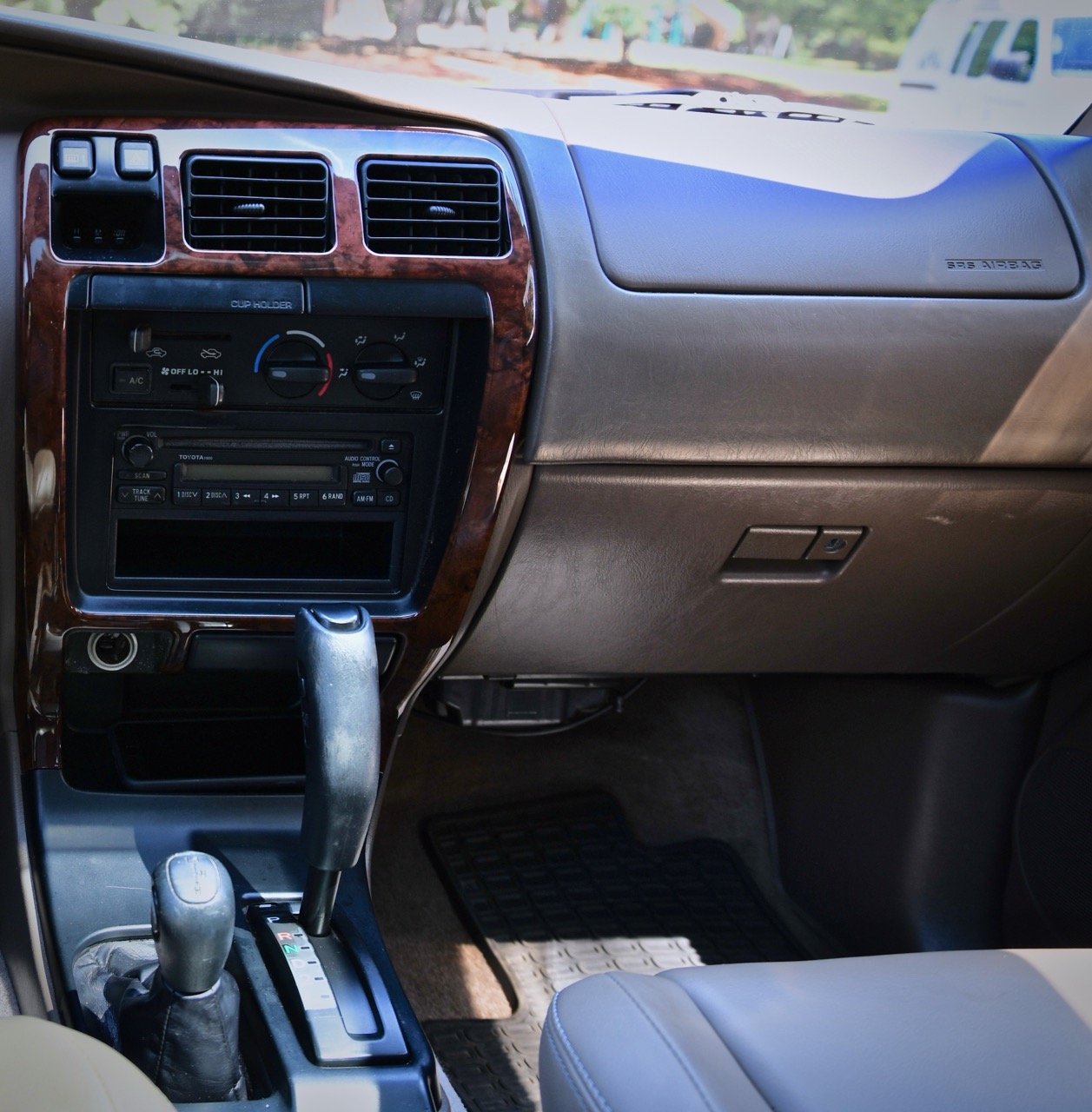 Used 1998 Toyota 4Runner Limited AWD/4WD image 9
