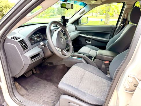 Used 2010 Jeep Grand Cherokee Laredo w/ Trailer Tow Group image 13