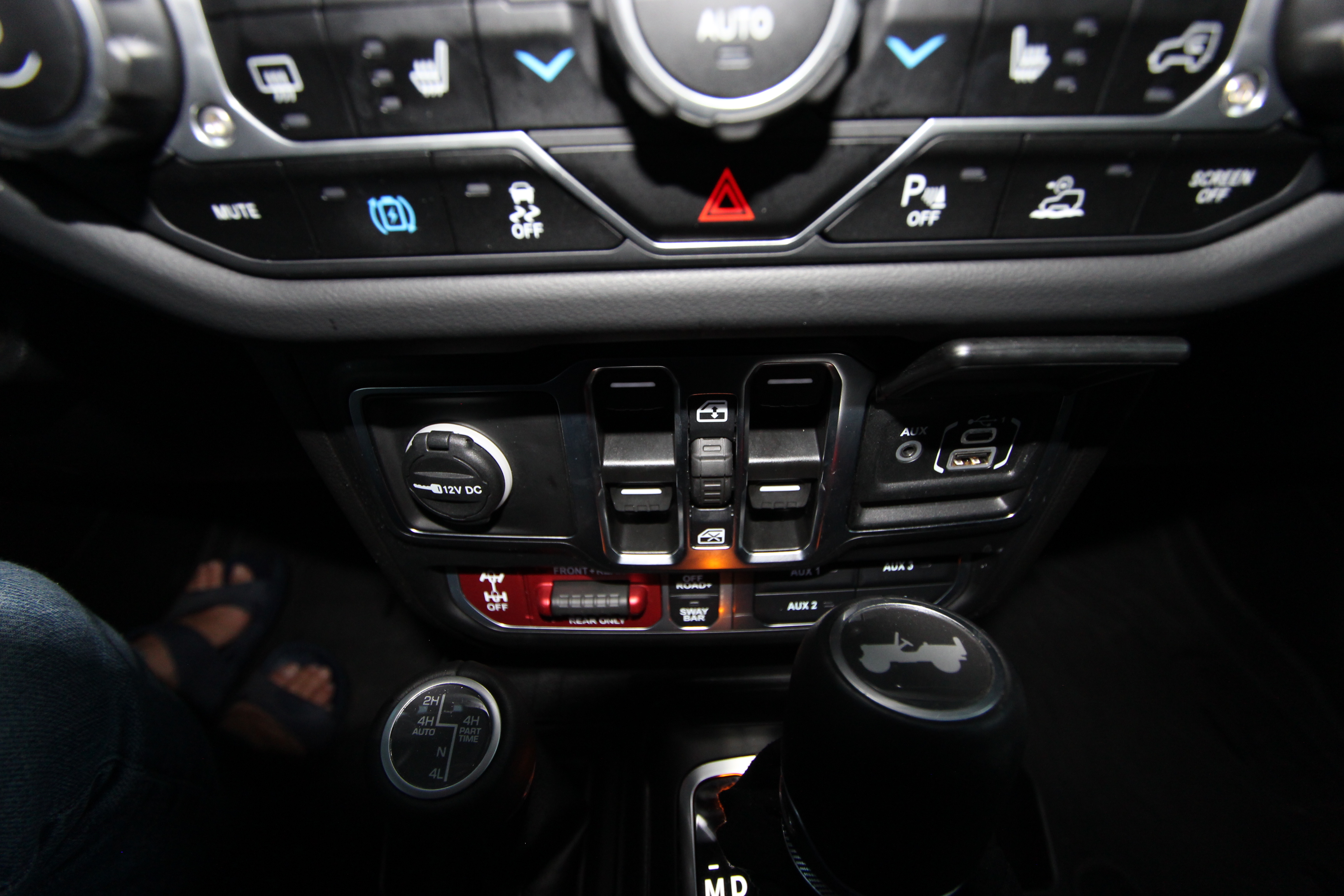 Used 2025 Jeep Wrangler Unlimited Rubicon 4xe AWD/4WD image 16
