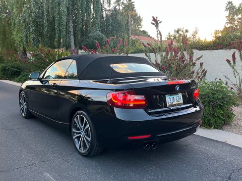 Used 2017 BMW 230i Convertible image 4