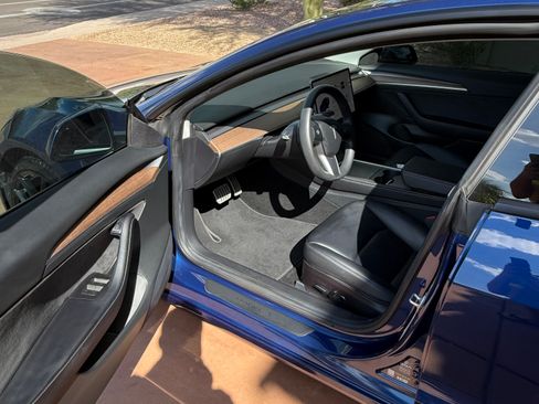 Used 2022 Tesla Model 3 Performance image 6