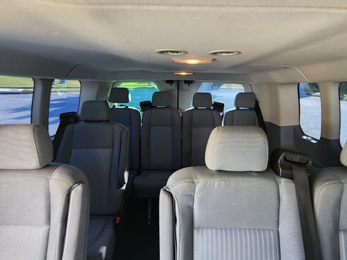 Used 2017 Ford Transit 350 XLT RWD image 13