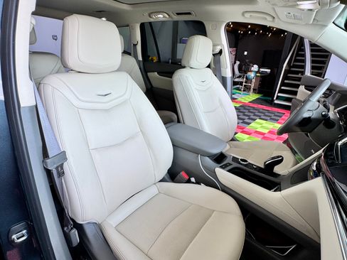 Used 2020 Cadillac XT6 Premium Luxury AWD/4WD image 14