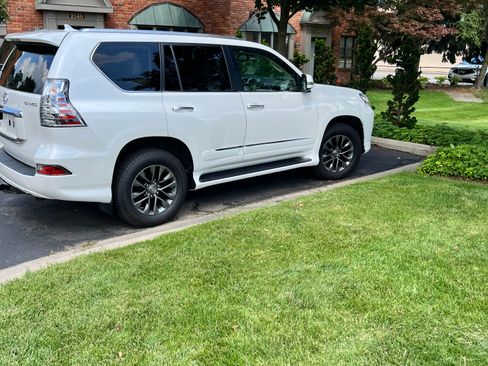 Used 2014 Lexus GX 460 Luxury image 4