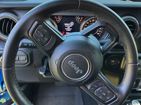 Used 2022 Jeep Wrangler Sport image 12
