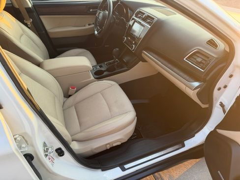 Used 2018 Subaru Outback 2.5i Limited AWD/4WD image 6