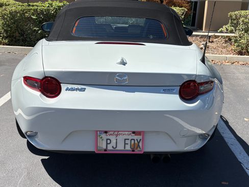 Used 2016 MAZDA MX-5 Miata Grand Touring RWD image 6