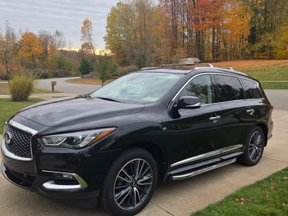 Used 2017 INFINITI QX60 Luxe w/ Deluxe Technology Package