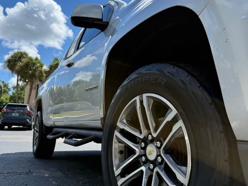 Used 2020 Chevrolet Colorado W/T w/ Custom Special Edition image 6