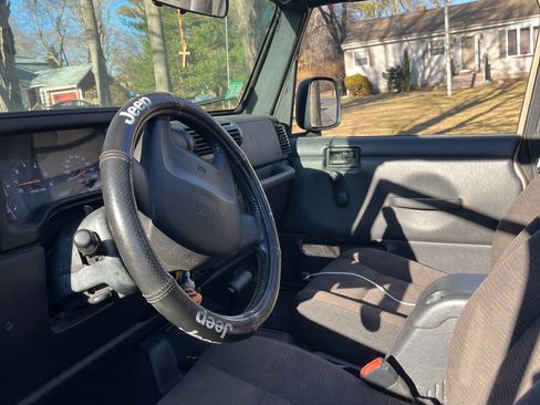 Used 2003 Jeep Wrangler Sport image 9