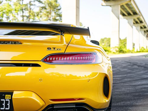 Used 2018 Mercedes-Benz AMG GT R image 15