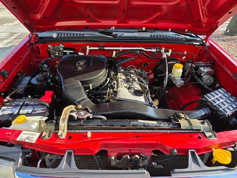 Used 1998 Nissan Frontier XE image 10