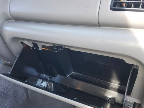 Used 1999 Ford F550 2WD Crew Cab Super Duty image 21