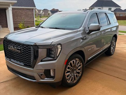 Used 2023 GMC Yukon Denali Ultimate AWD/4WD image 1