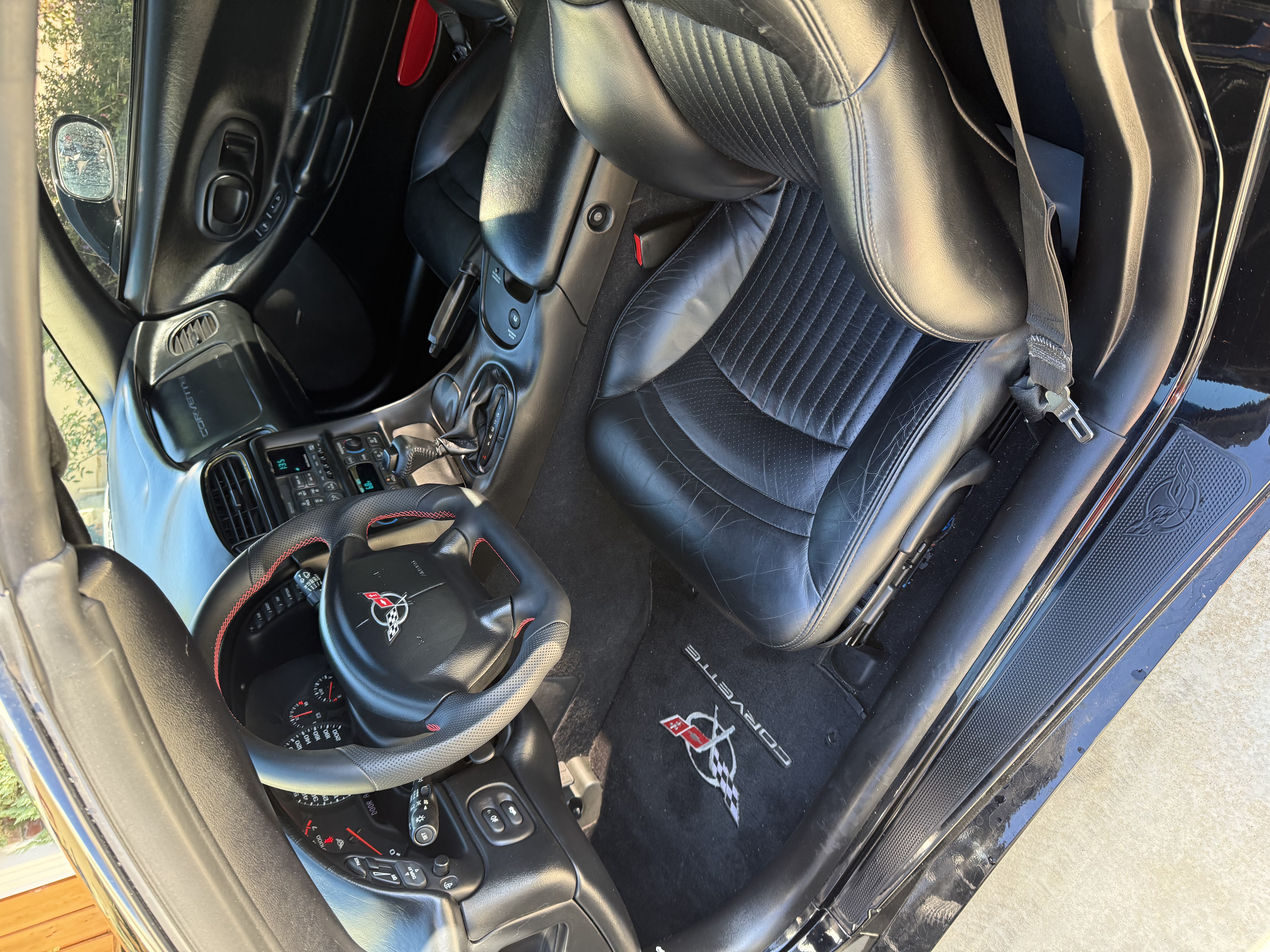 Used 2004 Chevrolet Corvette Convertible w/ Preferred Equipment Group RWD image 5