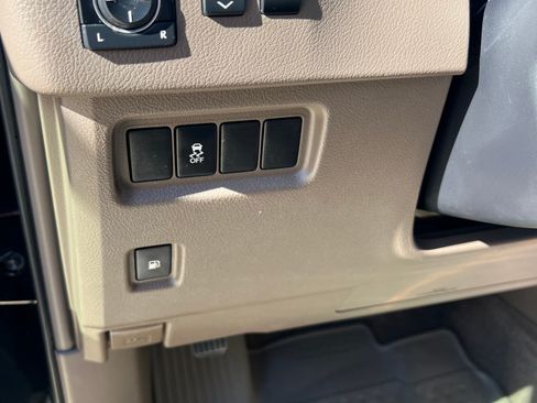 Used 2017 Lexus GX 460 image 11