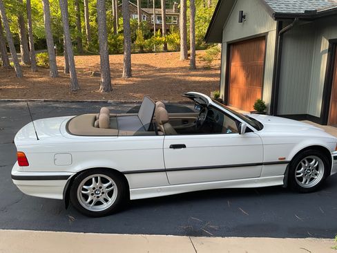 Used 1999 BMW 328i Convertible RWD image 12