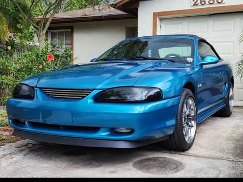 Used 1994 Ford Mustang GT image 2