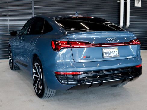Used 2024 Audi Q8 e-tron Premium Plus w/ Premium Plus Package image 2