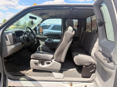 Used 2002 Ford F250 2WD SuperCab Super Duty image 5