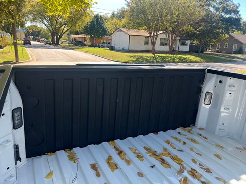 Used 2025 Chevrolet Silverado 1500 LT image 18