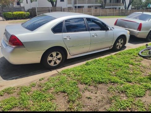 Used 2011 Chevrolet Impala LT FWD image 4