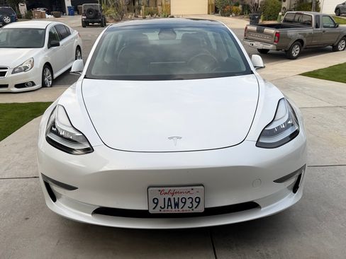 Used 2019 Tesla Model 3 Standard Range Plus image 4