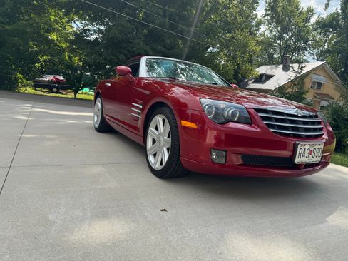 Used 2005 Chrysler Crossfire Limited RWD image 1