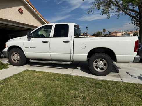 Used 2004 Dodge Ram 2500 Truck SLT w/ Trailer Tow Group RWD image 4