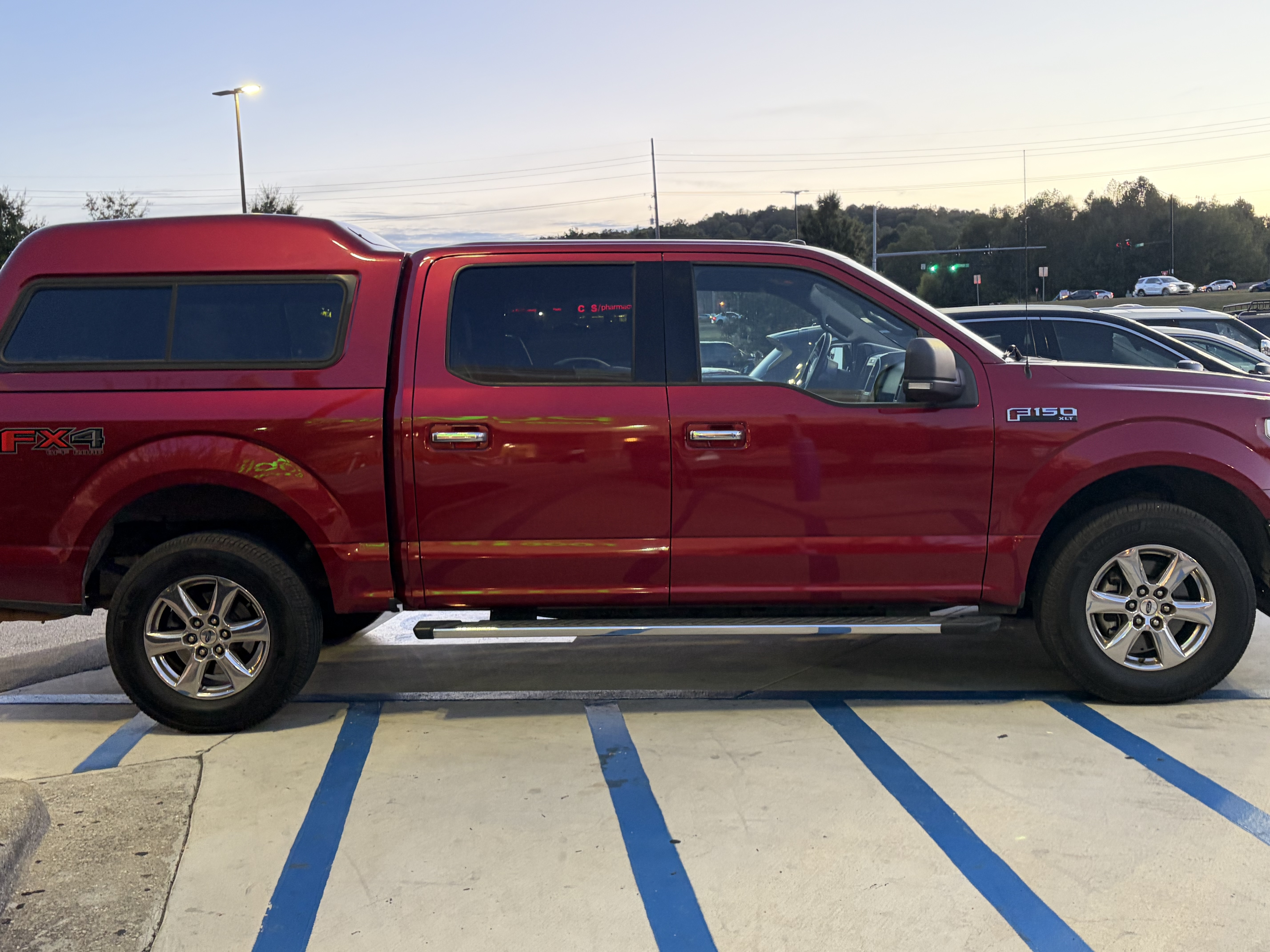 Used 2018 Ford F150 XLT w/ Equipment Group 302A Luxury AWD/4WD image 1