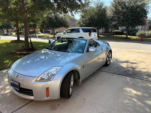 Used 2006 Nissan 350Z Touring image 6