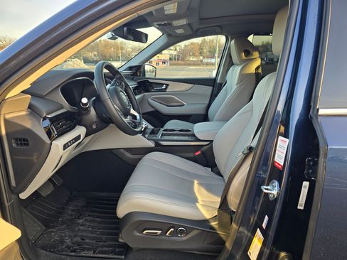 Used 2025 Acura MDX SH-AWD w/ Technology Package image 8