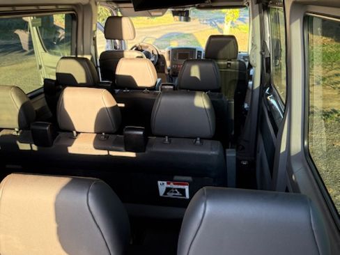 Used 2018 Mercedes-Benz Sprinter 2500 image 11