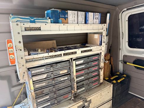 Used 2001 Ford E-250 and Econoline 250 RWD image 6