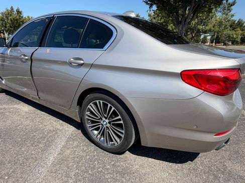Used 2019 BMW 540i w/ Premium Package RWD image 11