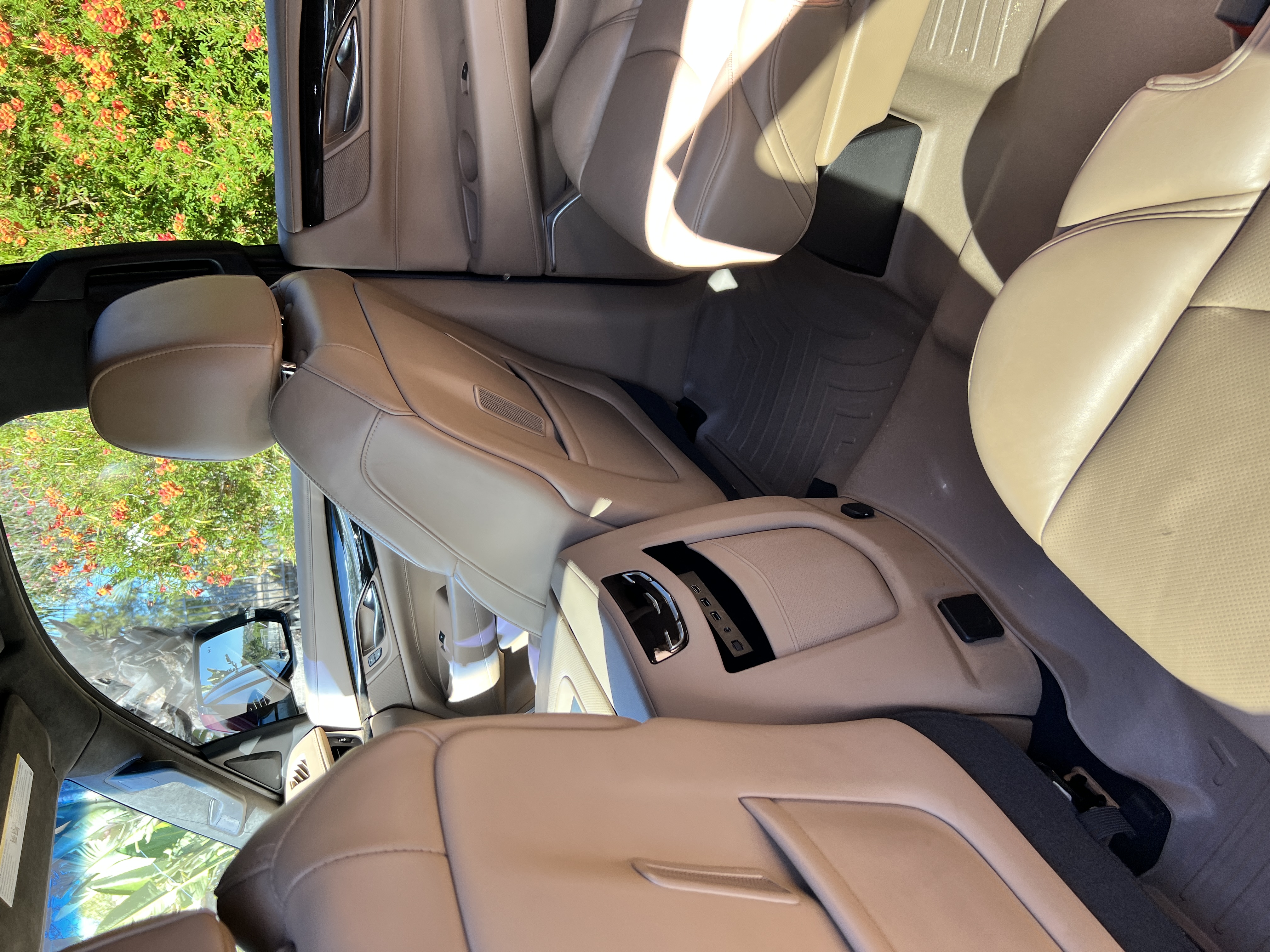 Used 2020 Cadillac Escalade ESV Platinum AWD/4WD image 15