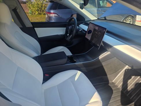 Used 2020 Tesla Model Y Performance image 17