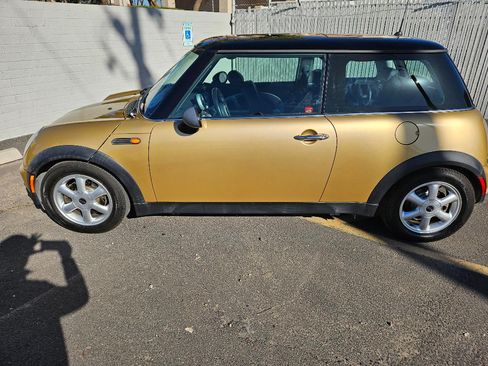 Used 2004 MINI Cooper Hardtop image 1