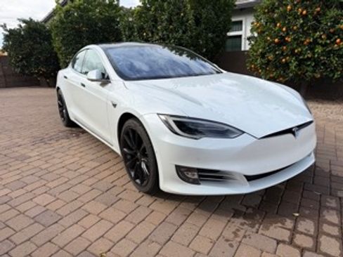 Used 2018 Tesla Model S 75D image 2