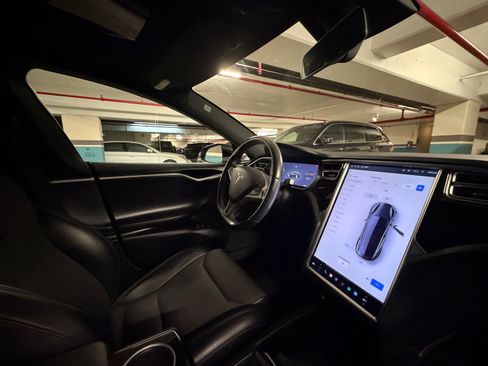 Used 2017 Tesla Model S 75 image 5