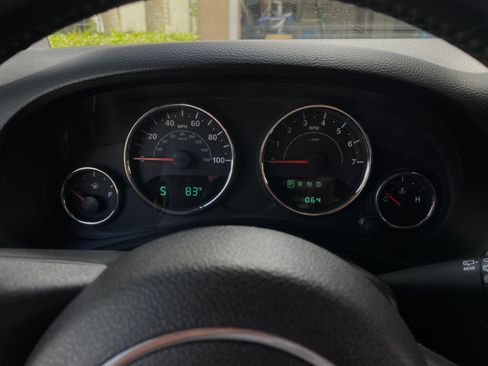 Used 2011 Jeep Wrangler Unlimited Sahara AWD/4WD image 20