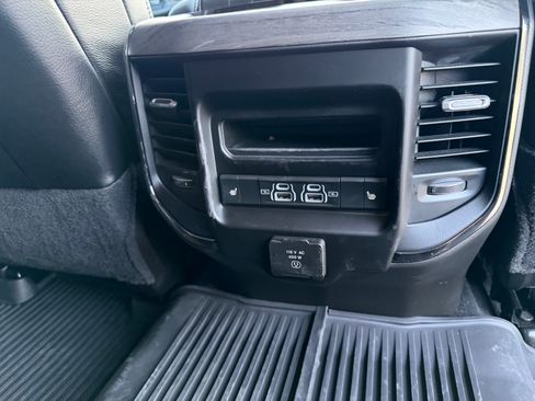 Used 2025 RAM 3500 Limited AWD/4WD image 23