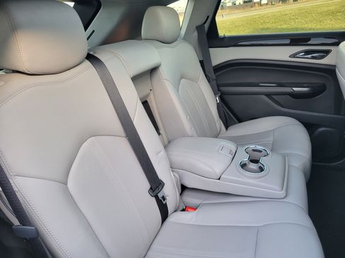 Used 2015 Cadillac SRX Performance w/ Driver Awareness Package image 8