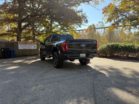 Used 2022 Ford F150 XLT w/ Equipment Group 302A High AWD/4WD image 9
