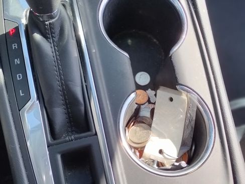 Used 2018 Chevrolet Equinox LS image 17