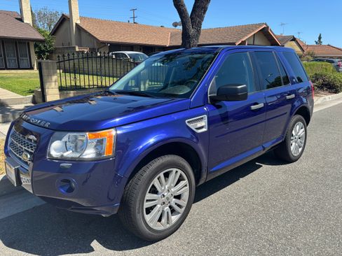 Used 2010 Land Rover LR2 HSE AWD/4WD image 1