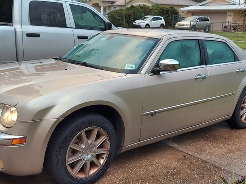 Used 2008 Chrysler 300 C w/ Protection Group II image 1